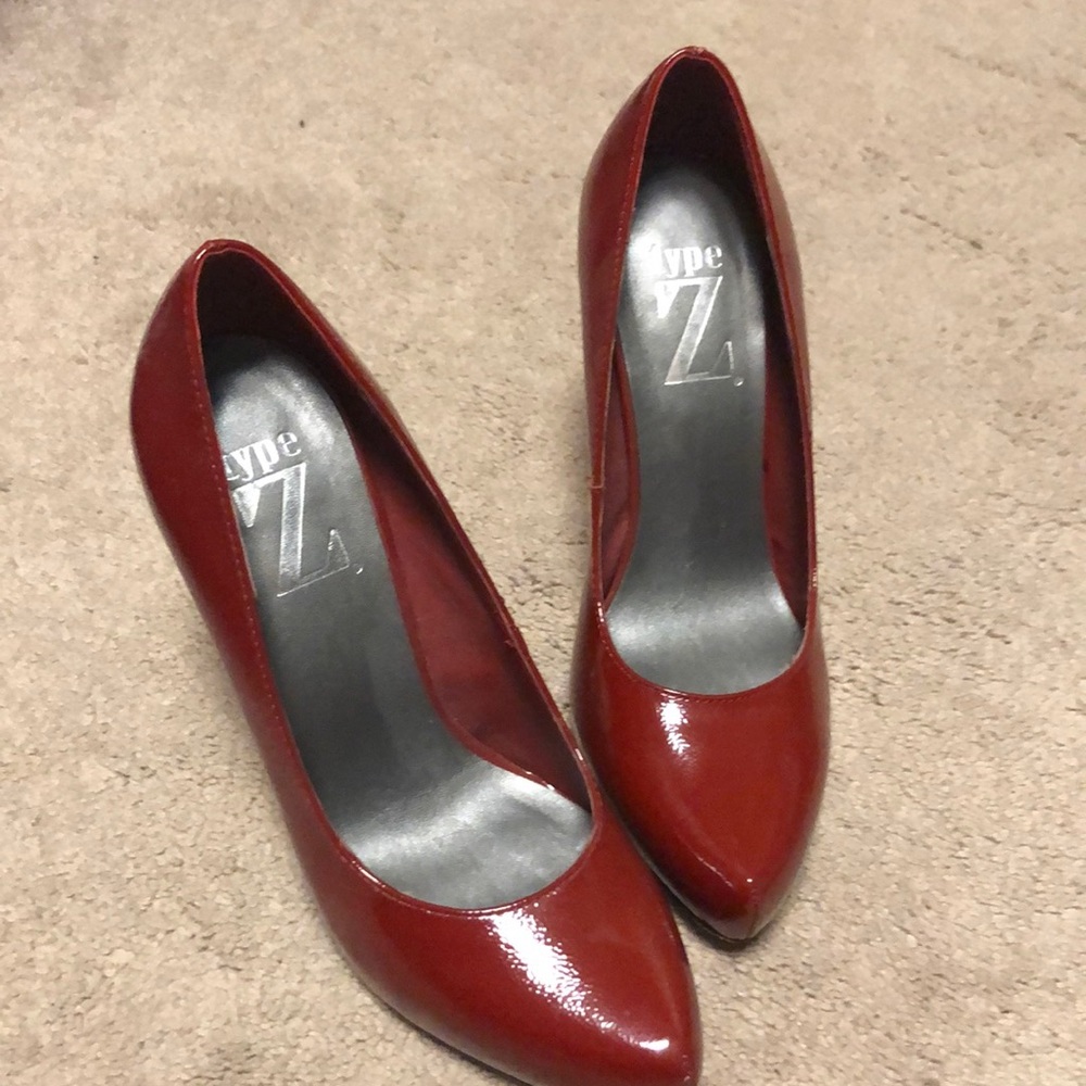 Sexy red stilettos 👠
